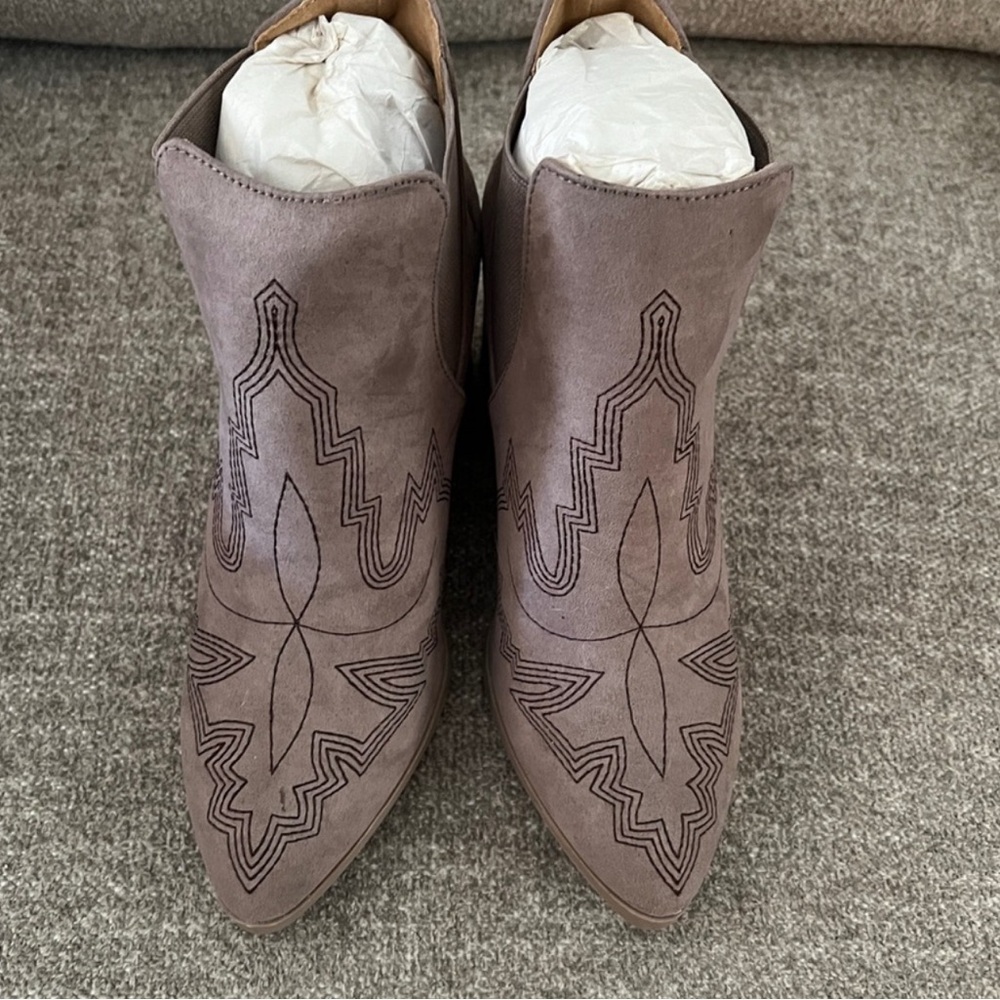 Qupid Tan Ankle Boots Western Style